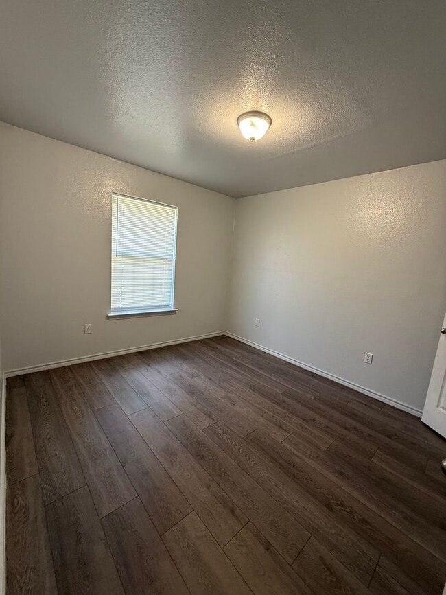 Building Photo - 2 Bedroom in Hughes Springs ISD
