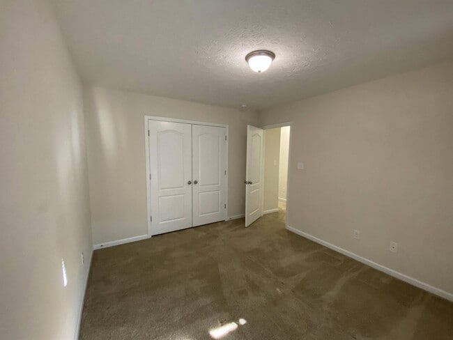 Building Photo - 3301 Hardee Farms Dr