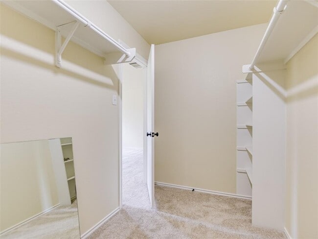 Building Photo - 402 Washington Square Dr
