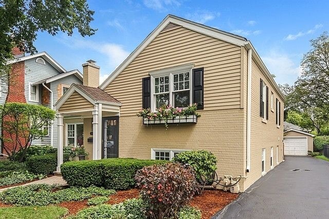 Building Photo - 4059 Lawn Ave