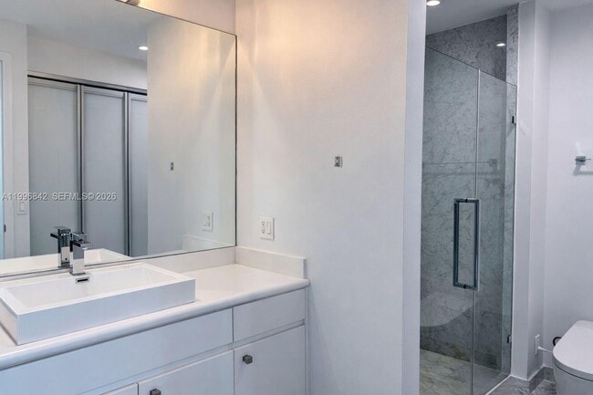 Building Photo - 16400 Collins Ave