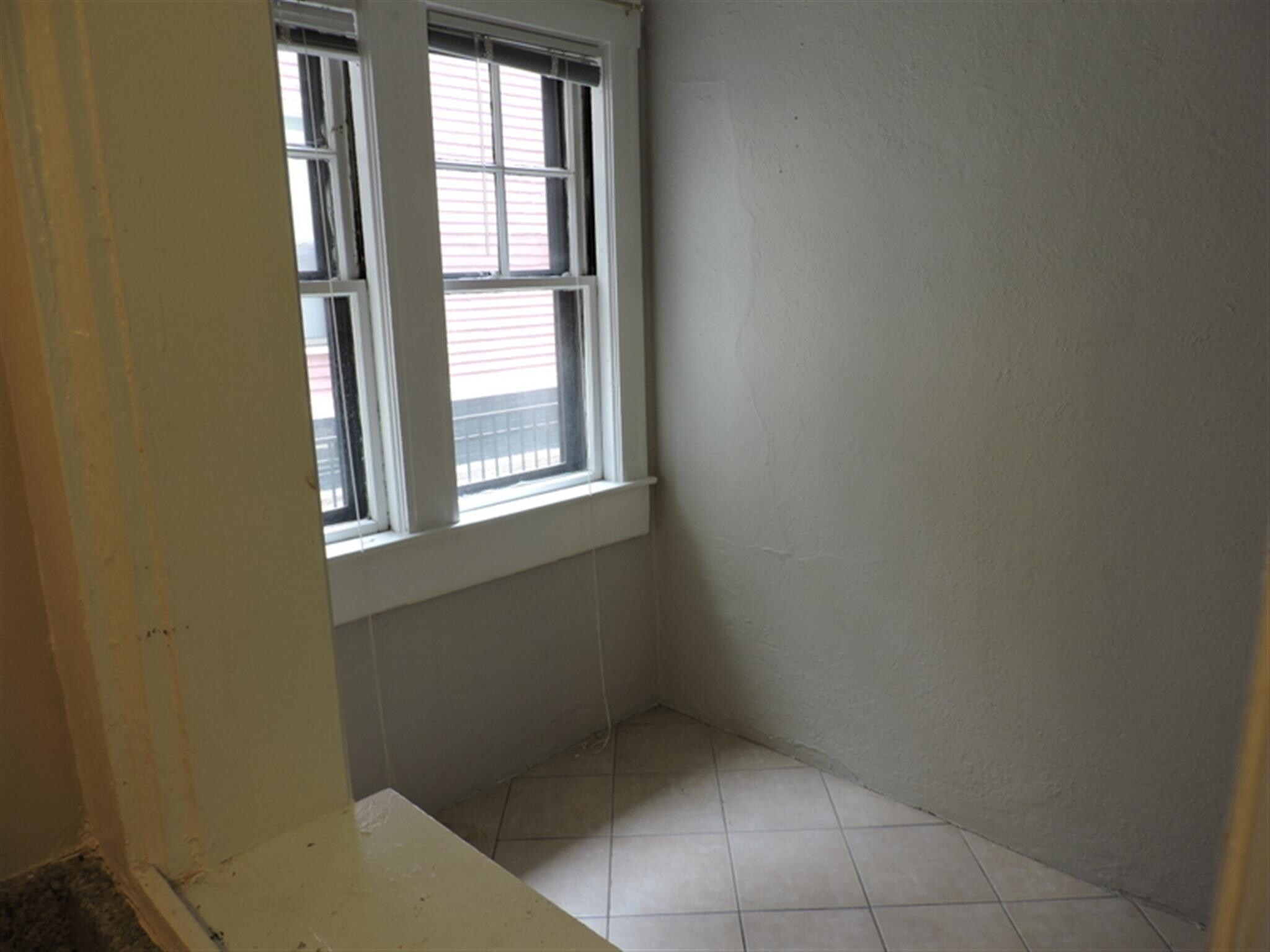 Building Photo - 11 Story St