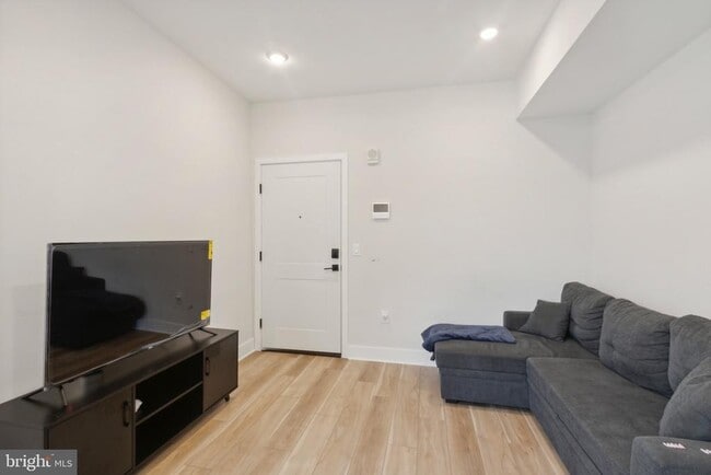 Building Photo - 3836 Haverford Ave