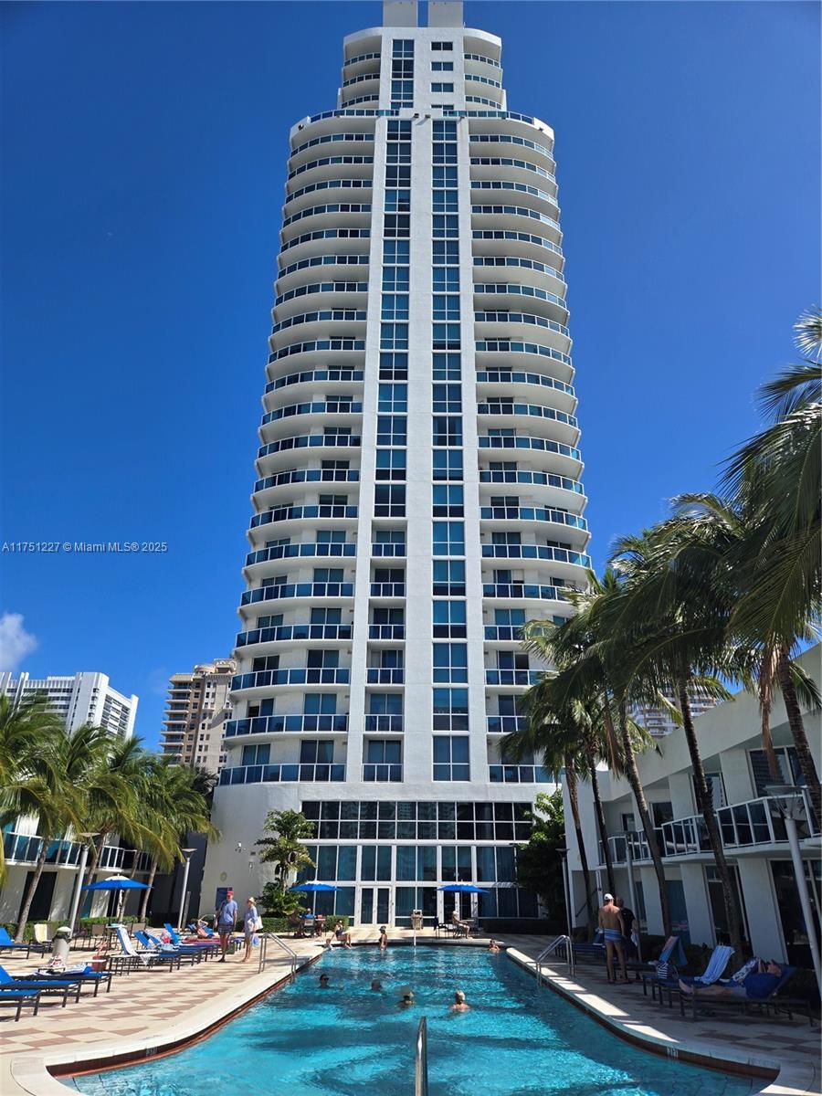 Building Photo - 1945 S Ocean Dr