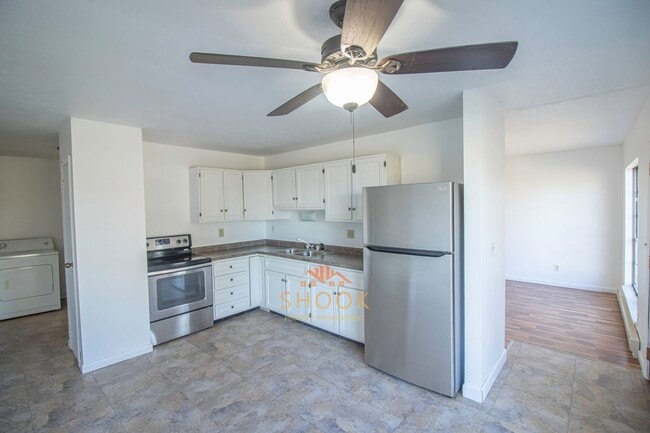 Building Photo - 3 BR HOME ON SOUTHSIDE