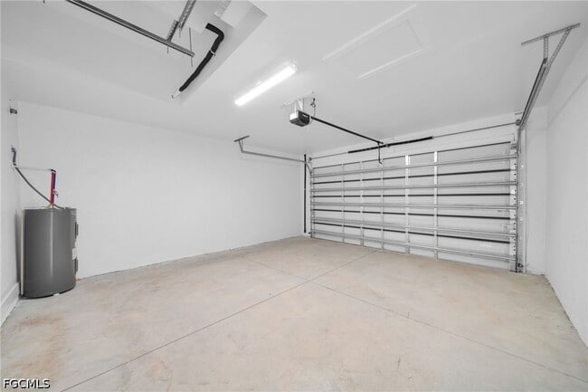 Building Photo - 4982 Fairway Ct
