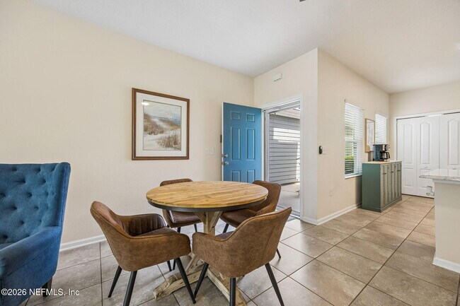 Building Photo - 470 Servia Dr