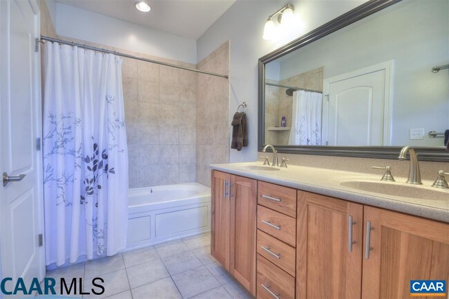 Building Photo - 164 Brookwood Dr