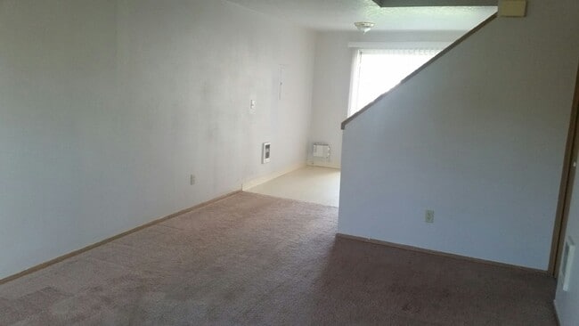 Building Photo - 2933 SE 38th Ct