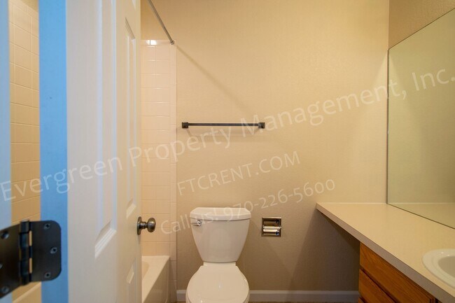 Building Photo - 5225 White Willow Dr