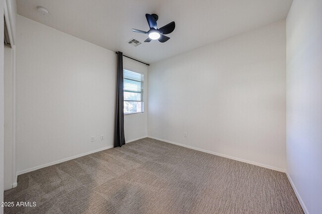 Building Photo - 14651 W Valentine St