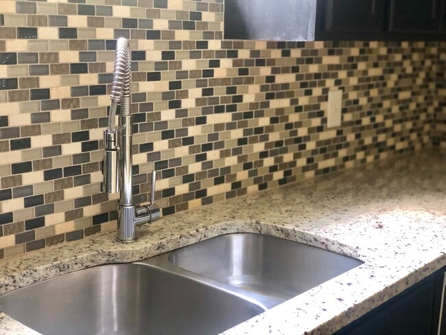 Building Photo - Cleveland Park Renovation!  Walking Distance to Everything! Jetted Shower - Fully Fenced - Garage...