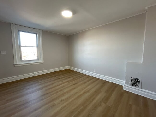 Building Photo - Completely renovated Allentown home offering the feel of brand-new construction