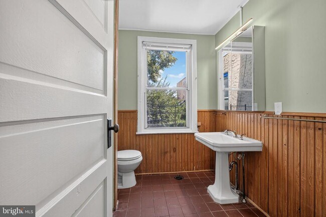 Building Photo - 4051 Ludlow St