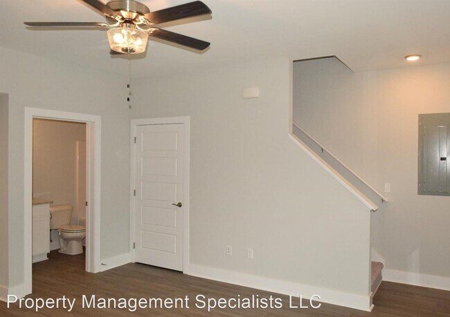 Building Photo - 3 br, 3 bath House - 2727 Rainbow Circle