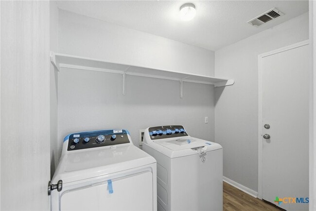 Building Photo - 1102 Briscoe Cove