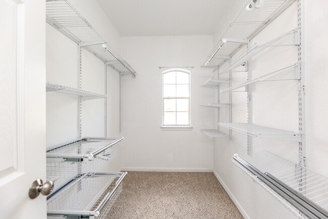 Building Photo - 15435 Stoneridge Park Ln