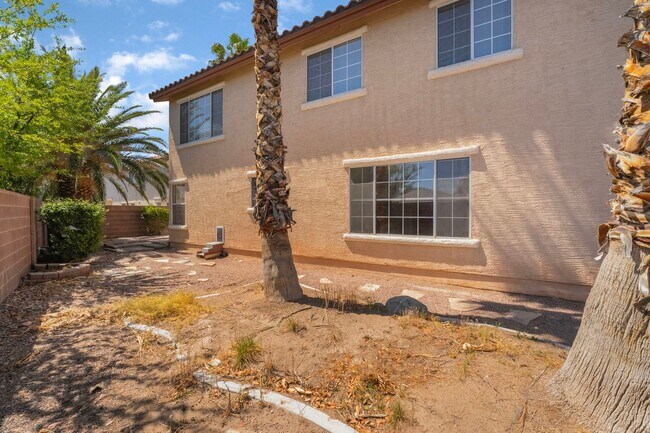 Building Photo - Beautiful Home in a Corner Lot!