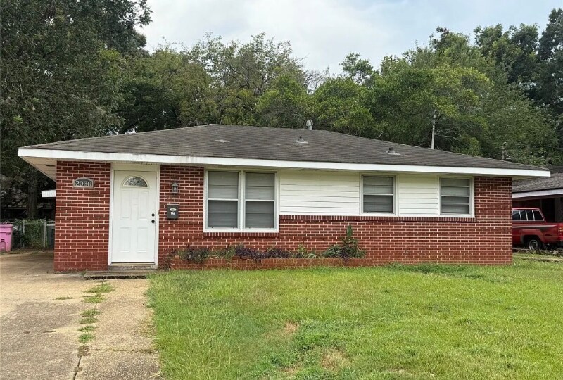 Primary Photo - 2030 Windsor Ave