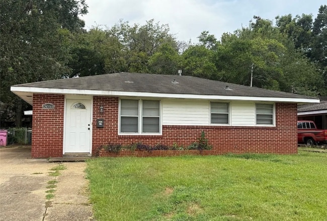 Building Photo - 2030 Windsor Ave