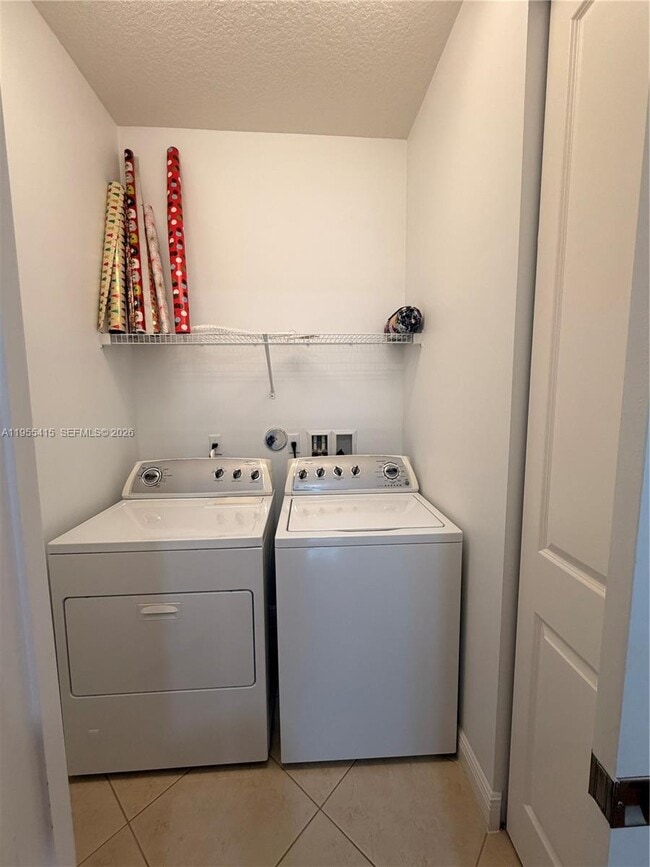 Building Photo - 12450 NW 32nd Manor