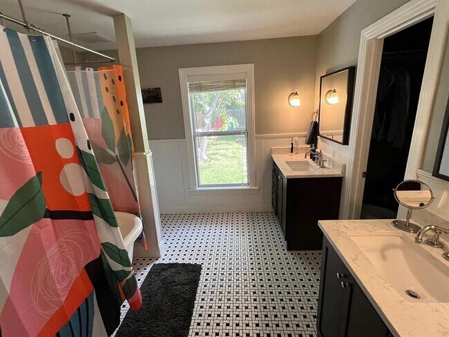 Building Photo - 1314 Arcadia Ave