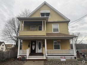 Building Photo - 321 Olivia St