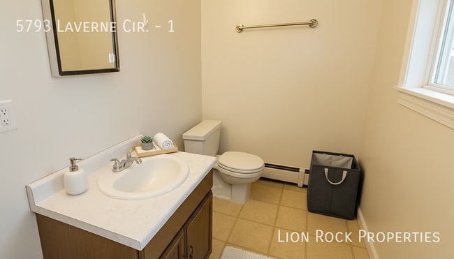 Building Photo - 5793 Laverne Cir N