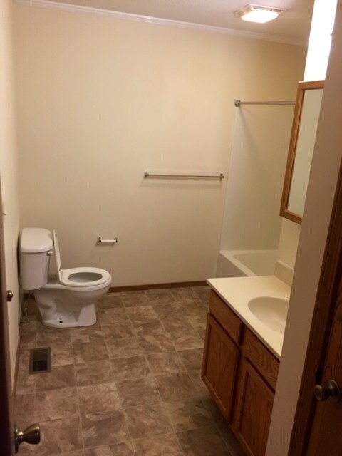 Building Photo - 42 Carriage Way