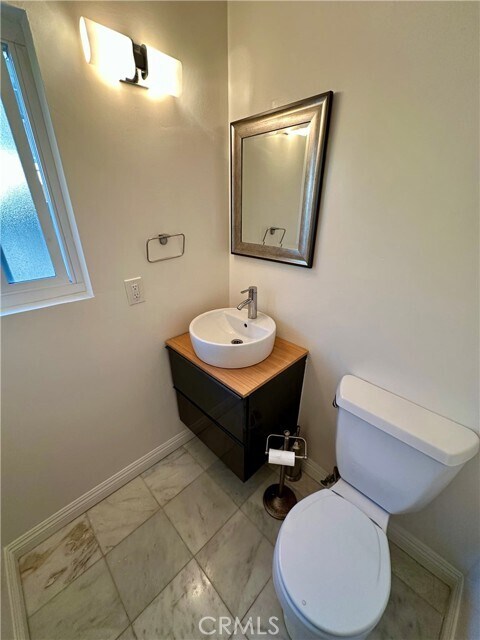 Building Photo - 1815 Armour Ln