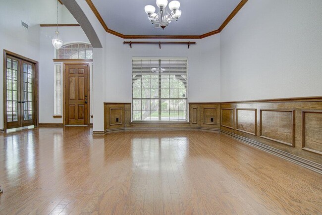 Building Photo - 1425 River Forest Dr