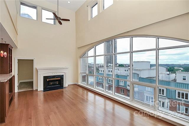 Building Photo - 400 N Church St