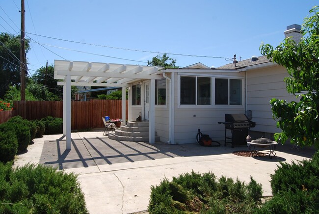 Building Photo - Cute 3 Bedroom Home in Northwest Reno!