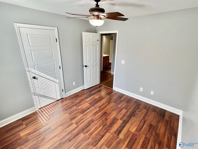 Building Photo - 105 Summerset Ln