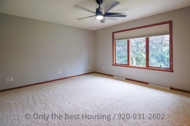 Building Photo - N9429 Rosebud Ln