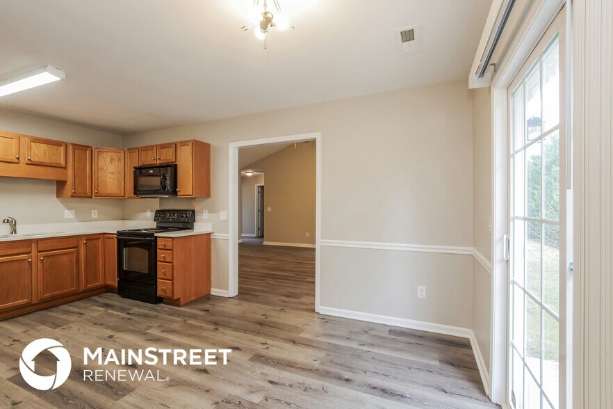 Building Photo - 4817 Fallfield Dr