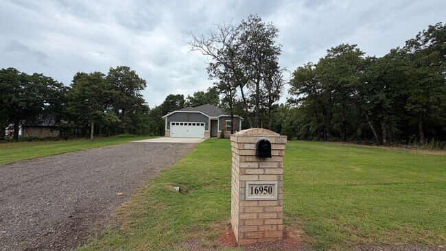 Building Photo - New Construction 3 Bedroom, 2 Bathroom on a 1.45 Acre Lot in Ridge Creek Addition!