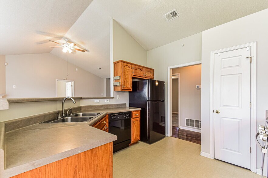 Building Photo - 2708 Baird Dr