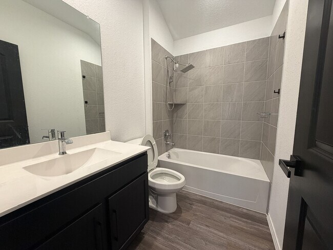 Building Photo - 3101 Emerald Ocean Dr
