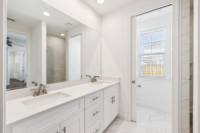 Building Photo - 250 Windrow Way