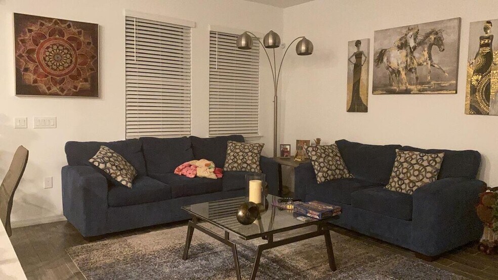 Building Photo - 15535 Willow Arbor Cir