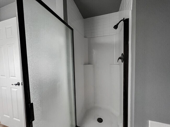 Building Photo - 74 Earnhardt Cir