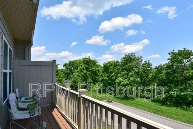 Building Photo - 1726 St Johns Ln