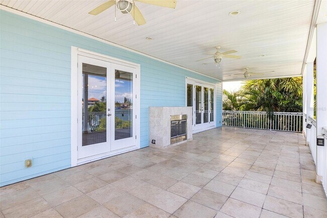 Building Photo - 821 Bay Point Dr