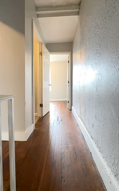 Building Photo - 719 N Dekalb St