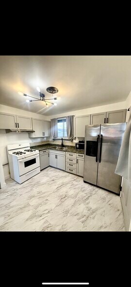 Building Photo - 1611 Vilardo Ln