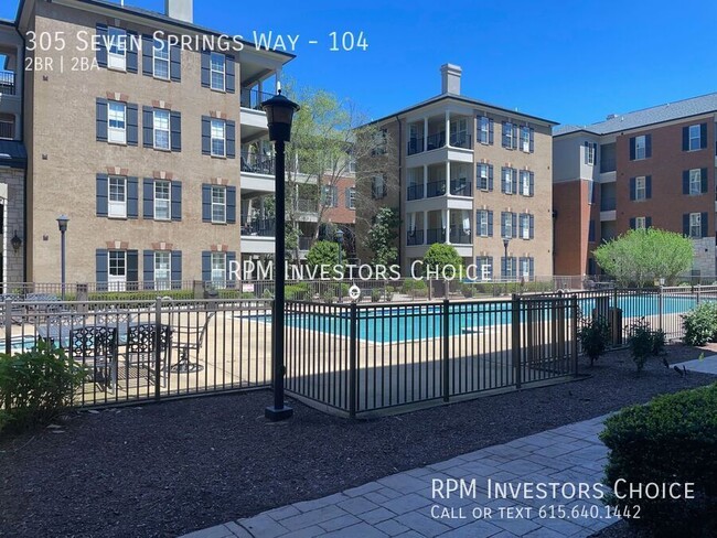 Building Photo - 305 Seven Springs Way