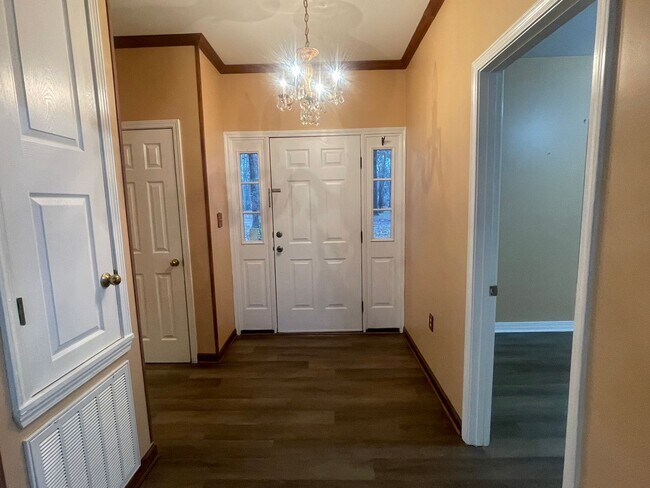 Building Photo - Cypress Lake Front Property in Benton!