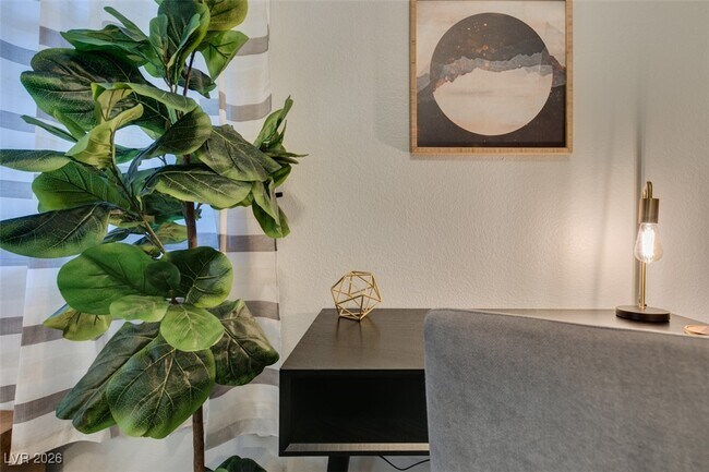 Building Photo - 75 N Valle Verde Dr