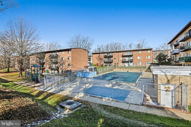 Building Photo - 4106 Mangalore Dr